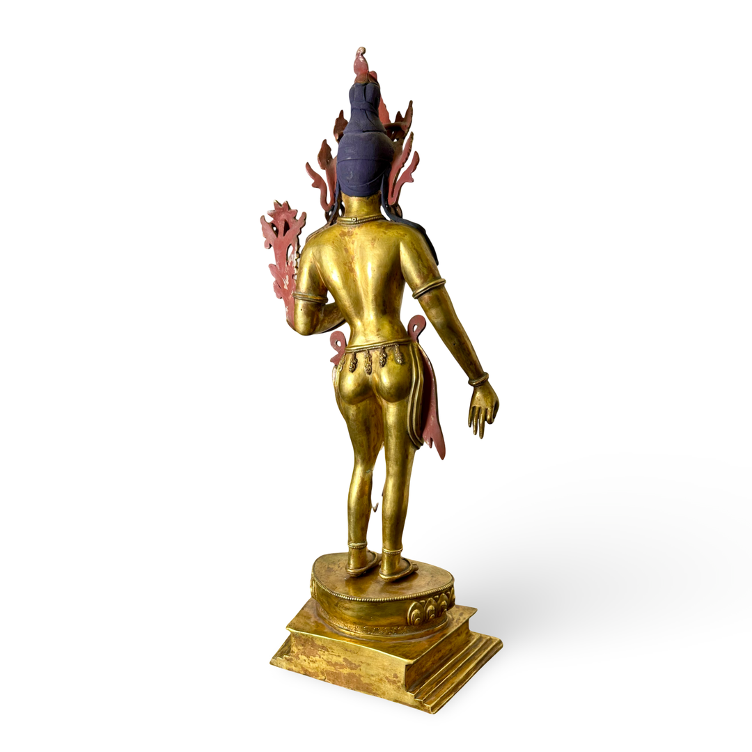 Grande statua di Tara Bianca, splendidamente realizzata e dorata a fuoco