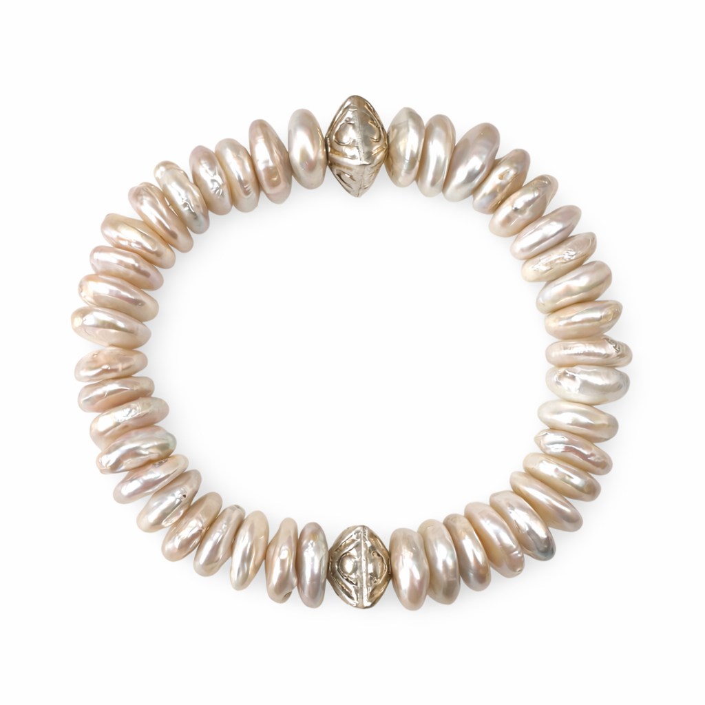 Mala-Armband mit flachen Süsswasser- und Silberperlen