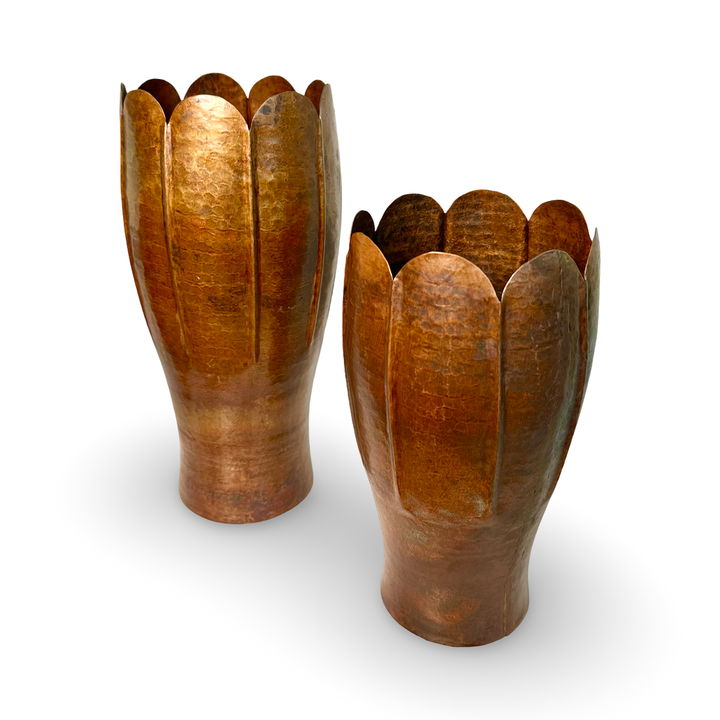 Vaso di rame a forma di loto