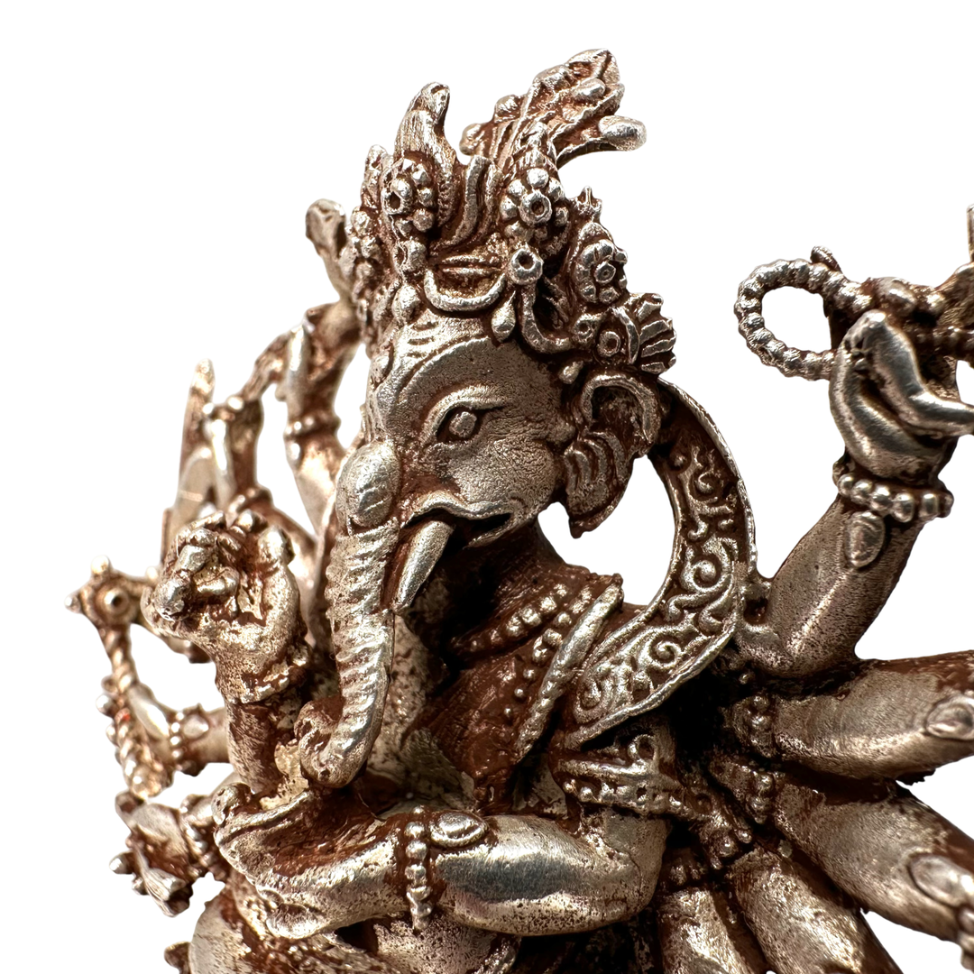 Statua di Ganesh realizzata in rame argentato
