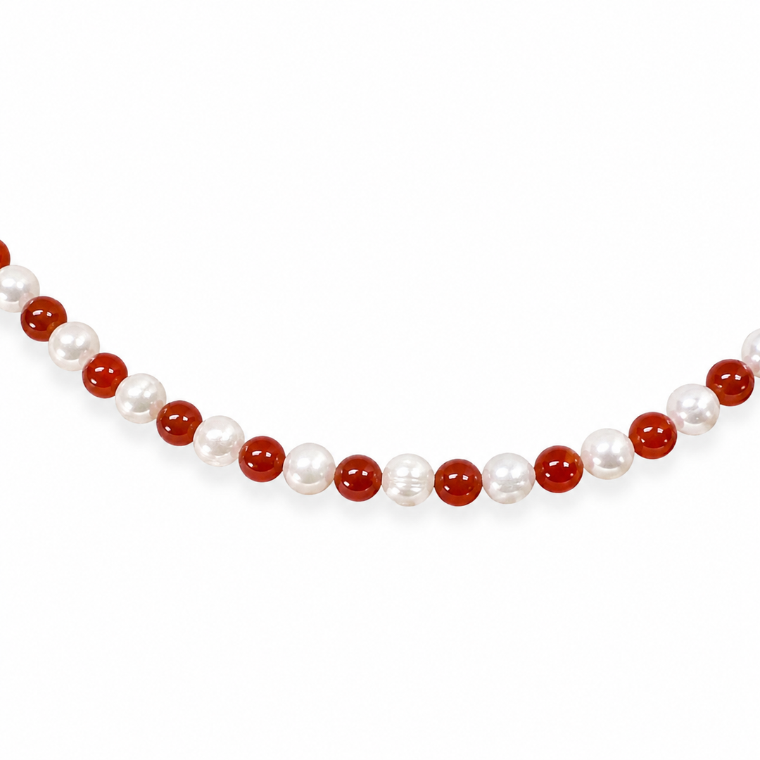Freshwater pearl necklace with carnelian