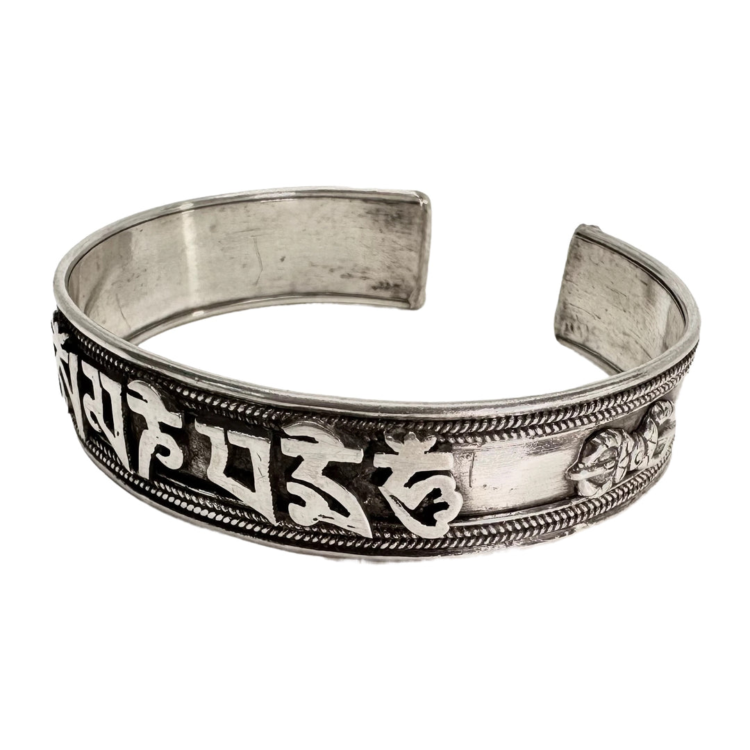 Tibetische Mantra-Armspange aus Silber