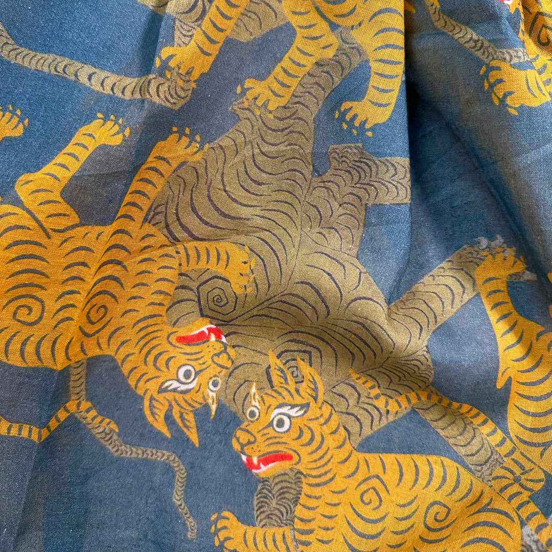 Baumwoll-Schal - Tibetischer Tiger, Blau · Studio Losel