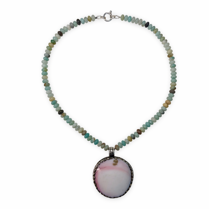 Halskette aus Amazonit mit tibetischem Anhänger aus Pink Shell und Silber
