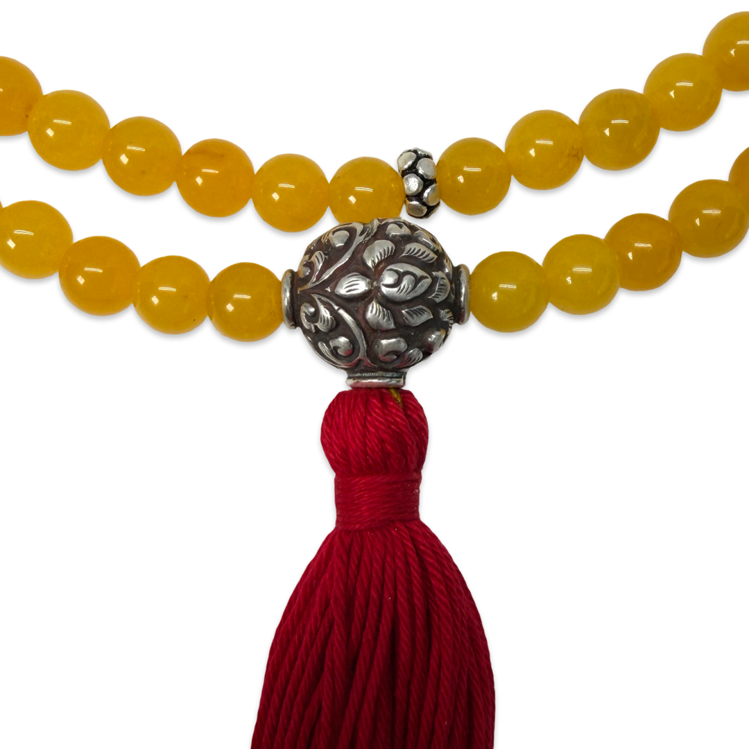 Mala composée de 108 perles de jade avec perle gourou en argent ciselé