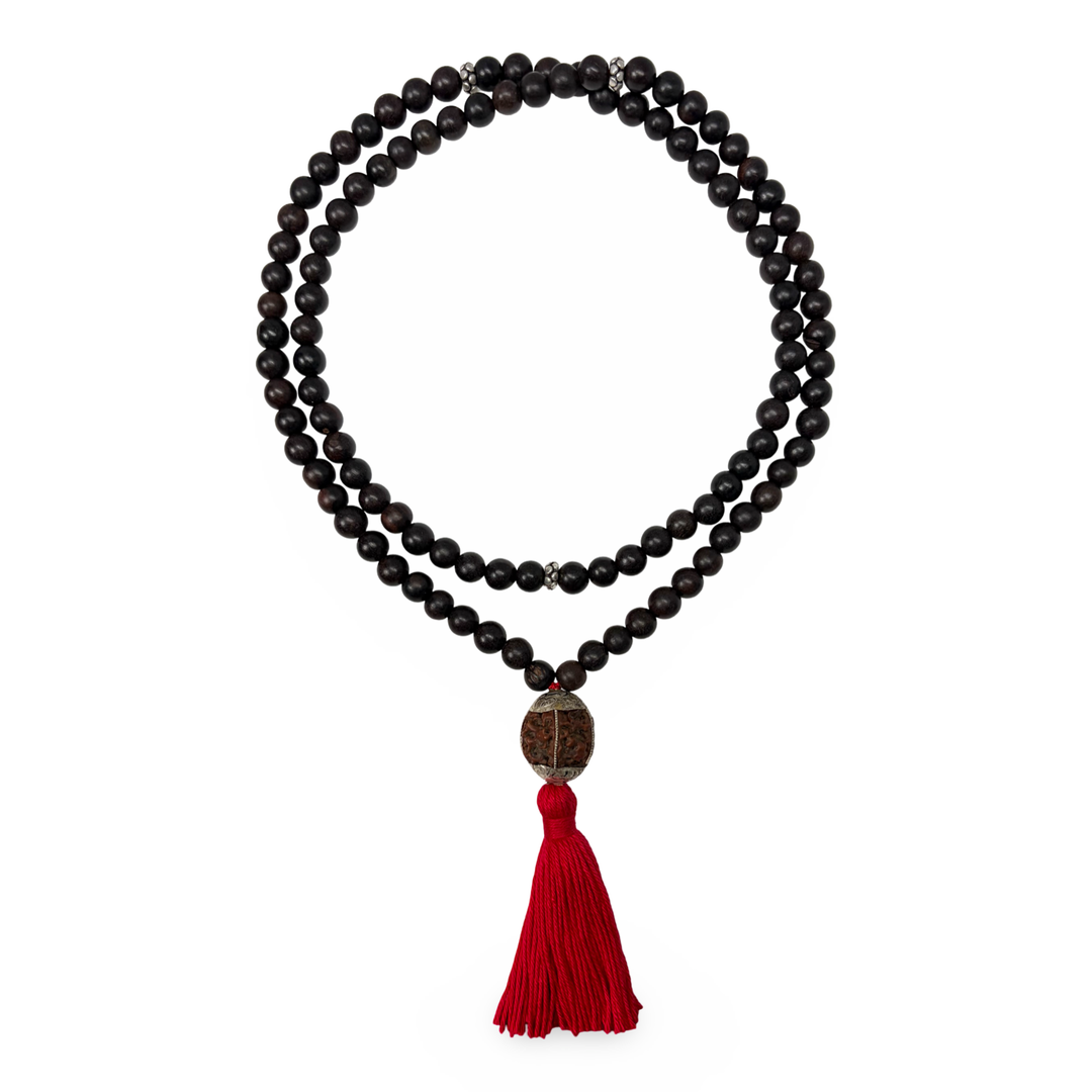Mala aus Ebenholz mit Rudraksha in Silberfassung