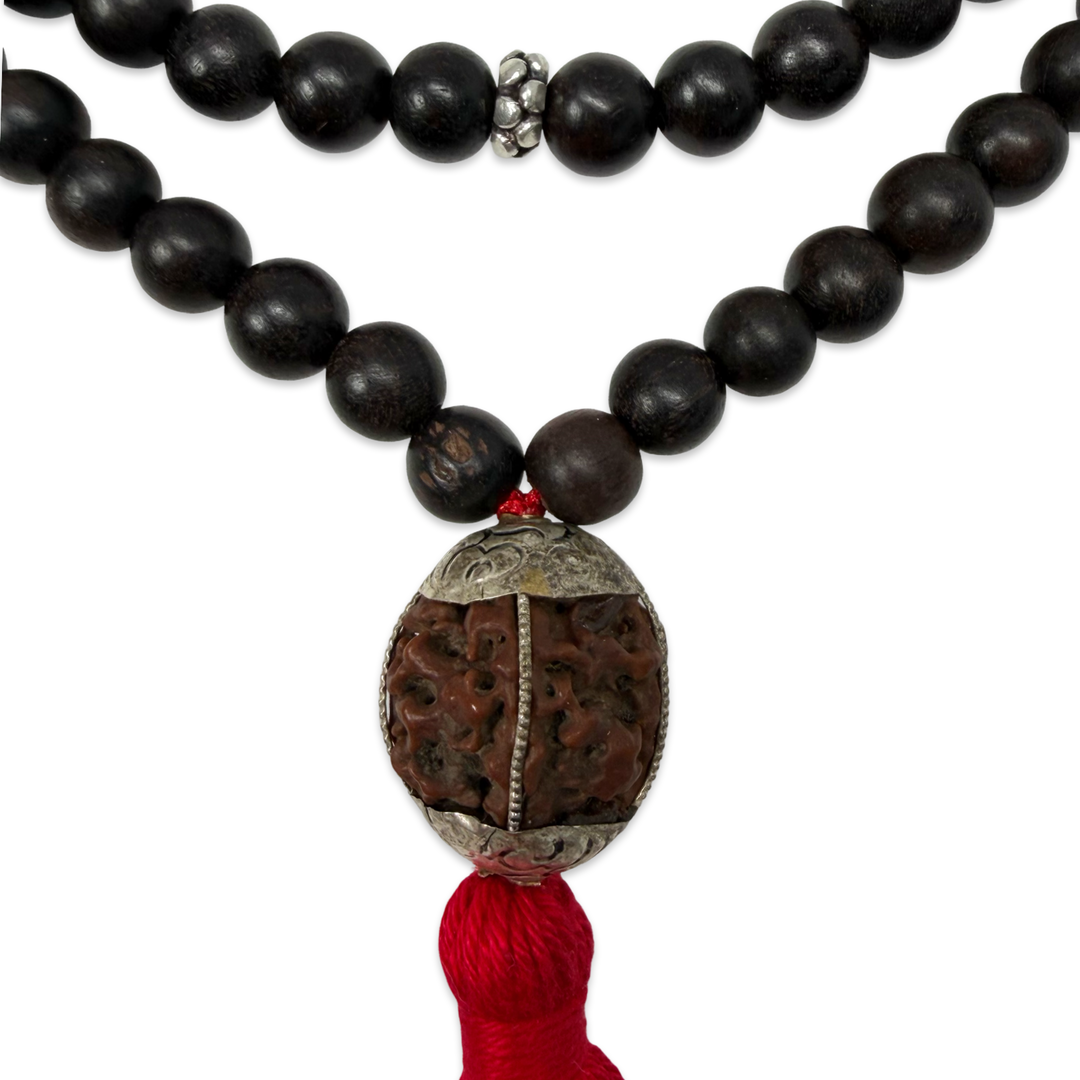Mala aus Ebenholz mit Rudraksha in Silberfassung