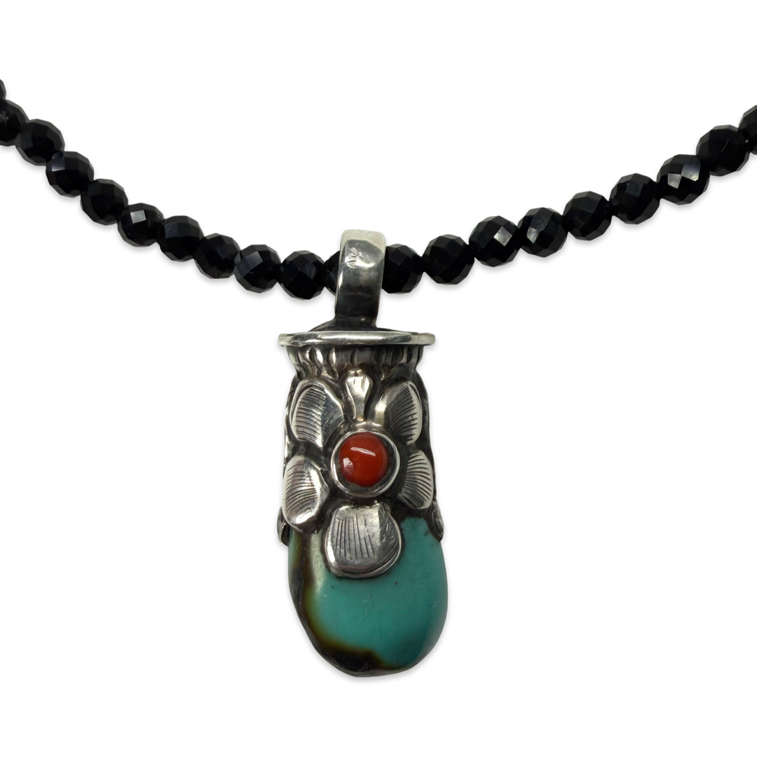 Onyx-Kette mit tibetischem Türkis-Anhänger