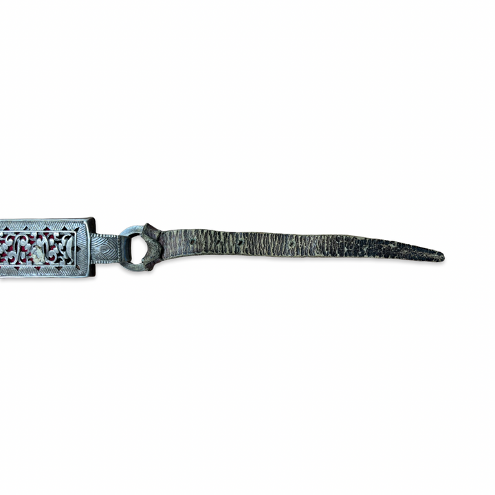 Cintura tibetana antica con placche d'argento traforate