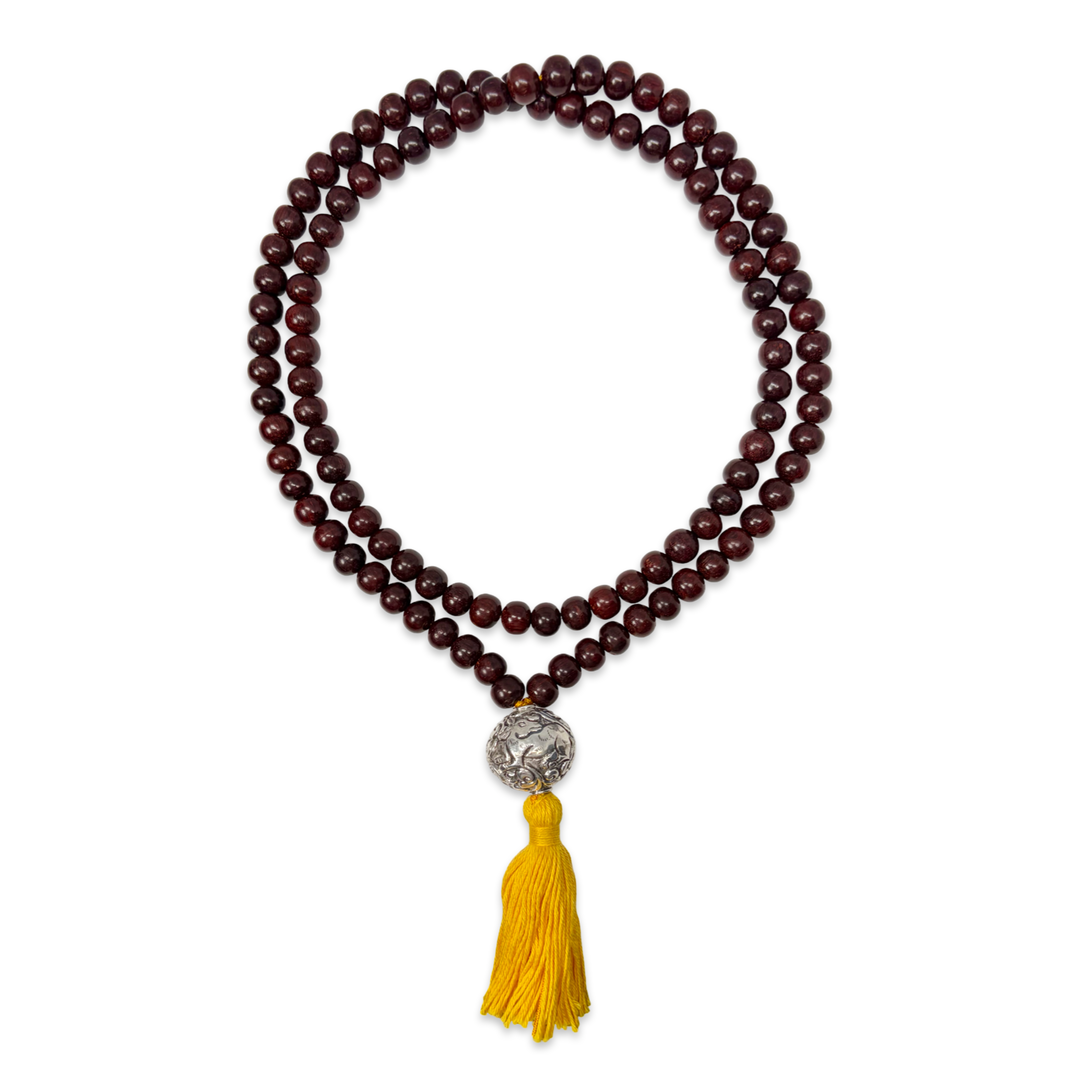 Grosse Mala aus rotem Sandelholz mit handgeschmiedeter Guru-Perle und Quaste