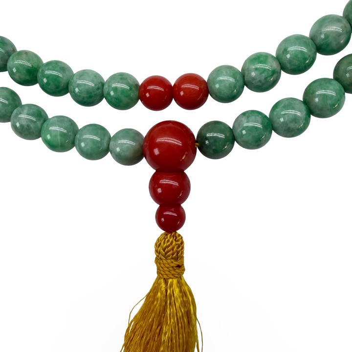 Jade-Mala mit Korallenperlen