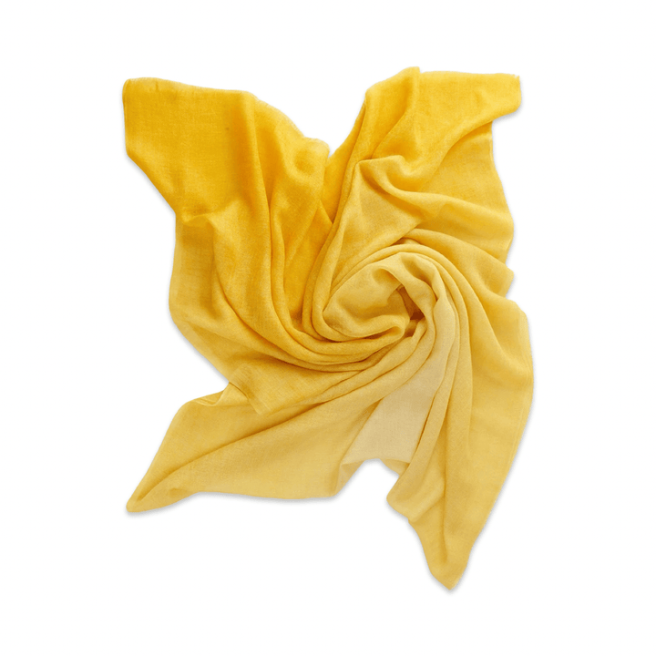 «A Shawl of Light» · Gelber Schal aus Yak-Daunenhaar · CHARU × Yitso Hima - Atelier Tibet