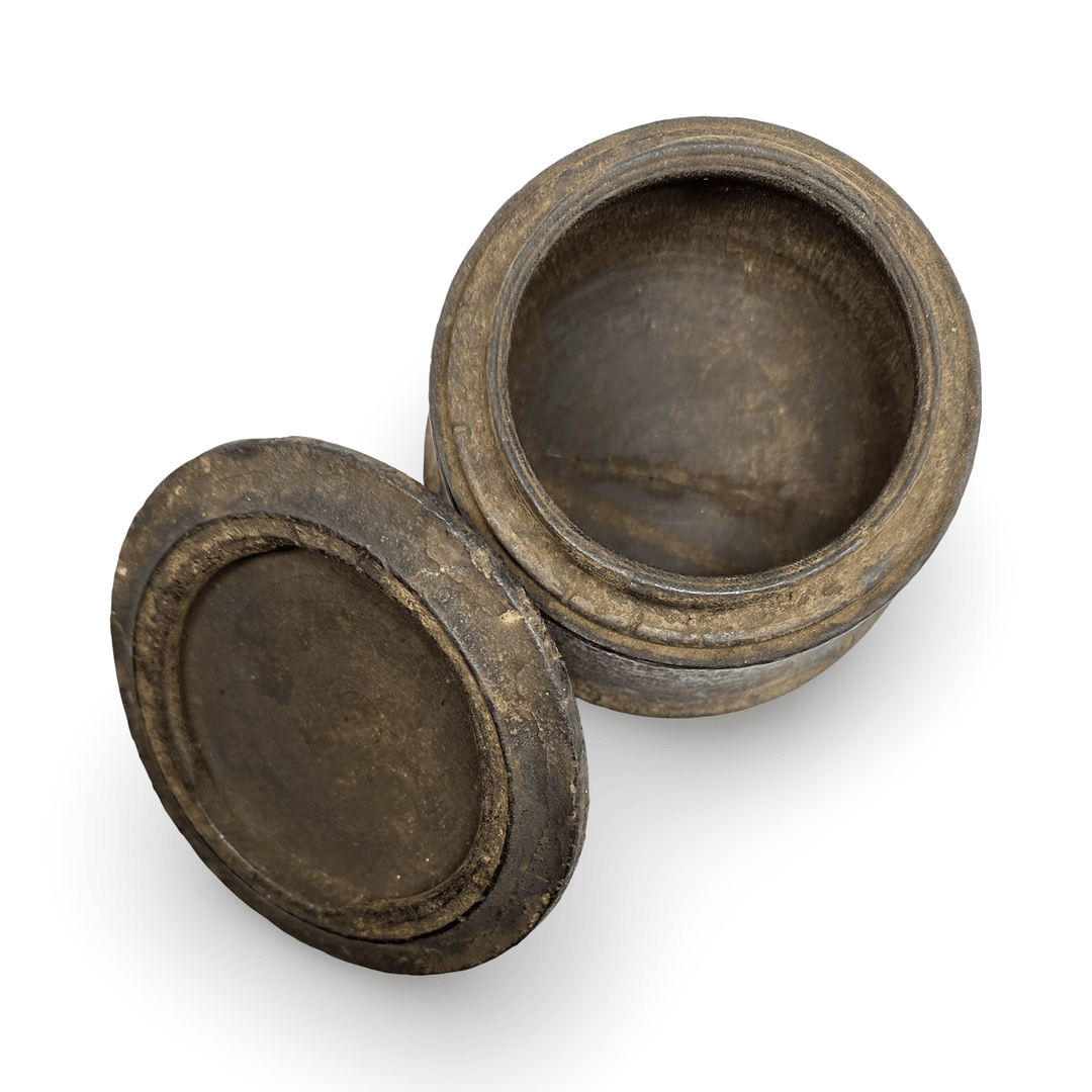 Altes gedrechseltes Gefäss aus Nepal mit tiefer Patina - Atelier Tibet
