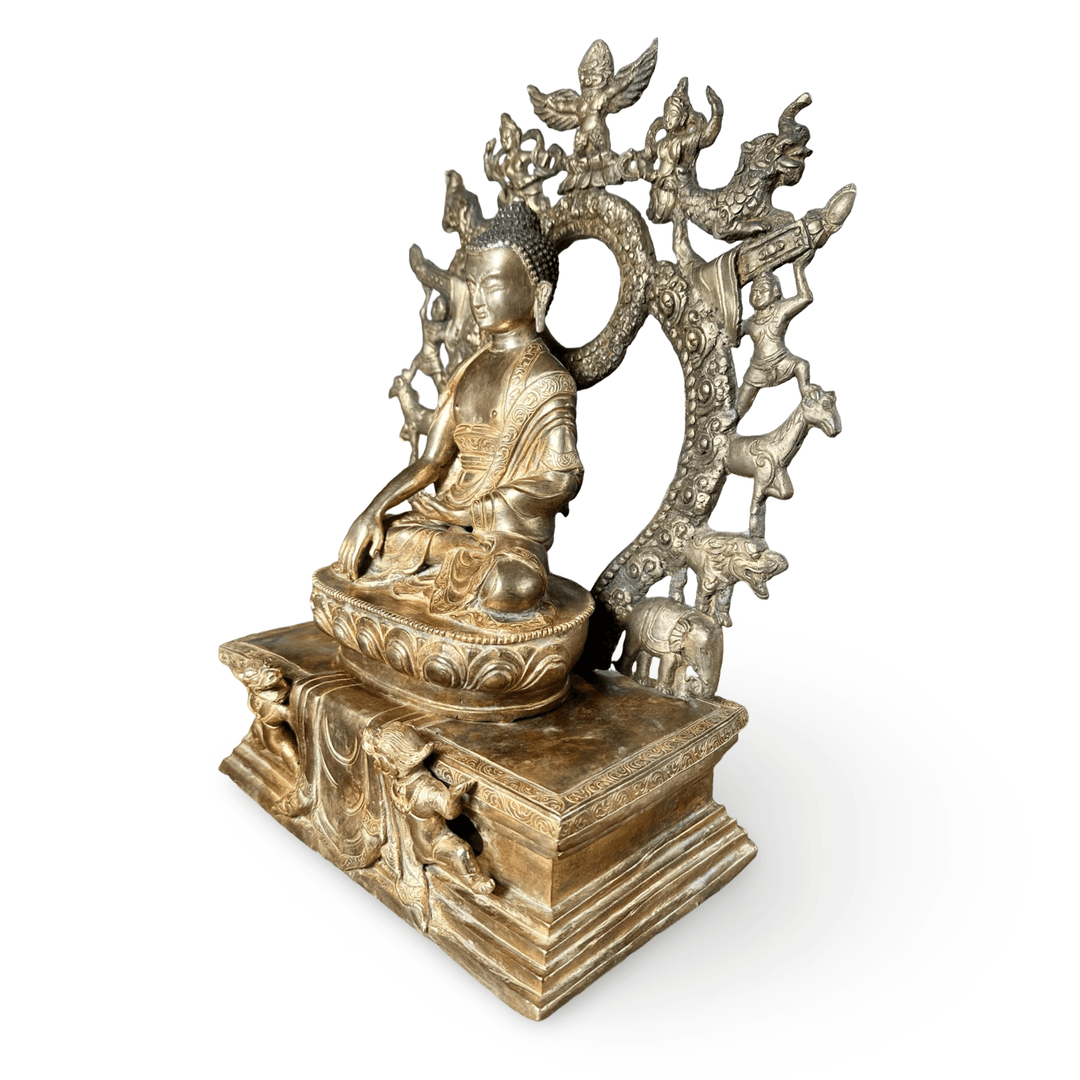 Antike vergoldete Shakyamuni Buddha Statue mit aufwändiger Aureole - Atelier Tibet