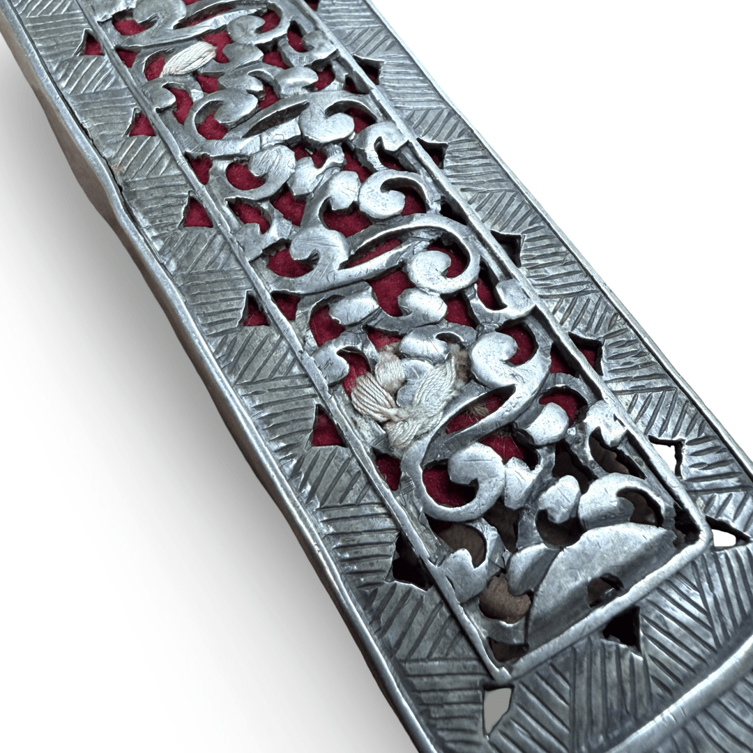 Antiker tibetischer Gürtel mit durchbrochenen Silberplatten - Atelier Tibet