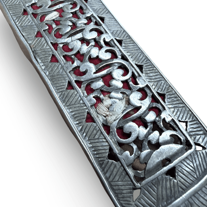 Antiker tibetischer Gürtel mit durchbrochenen Silberplatten - Atelier Tibet