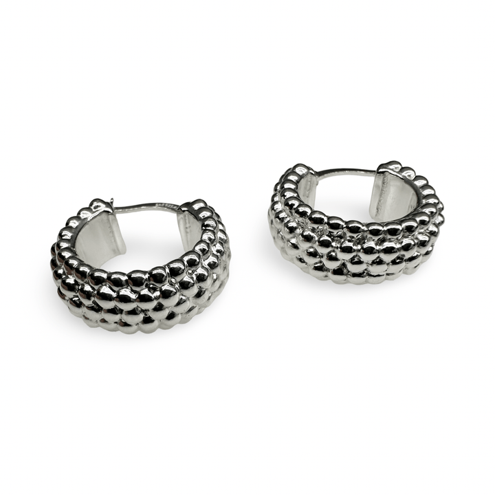 Breite Kreolen mit Silber - Perlen - Verzierung (Ø 20 mm) - Atelier Tibet
