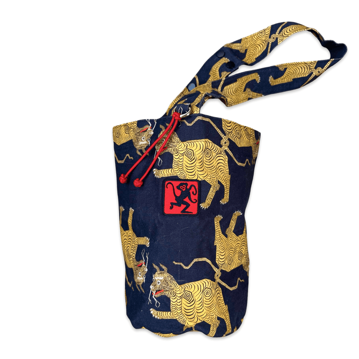 Bucket Bag - Tibetischer Tiger, schwarz-gelb-rot · Studio Losel - Atelier Tibet