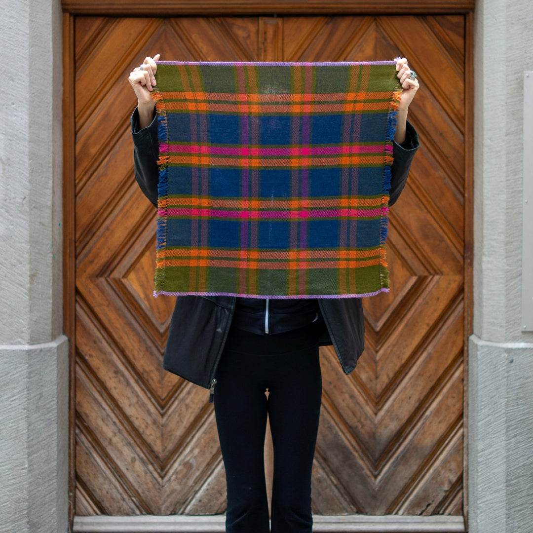 Cashmere-Schal «Kongpo» - Nachtblau mit Olivgrün - Atelier Tibet