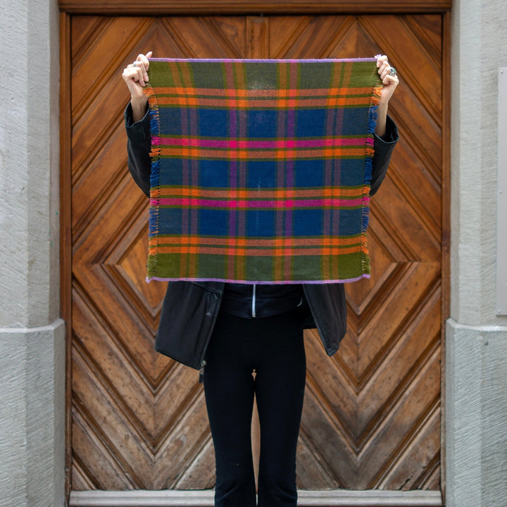 Cashmere-Schal «Kongpo» - Nachtblau mit Olivgrün - Atelier Tibet