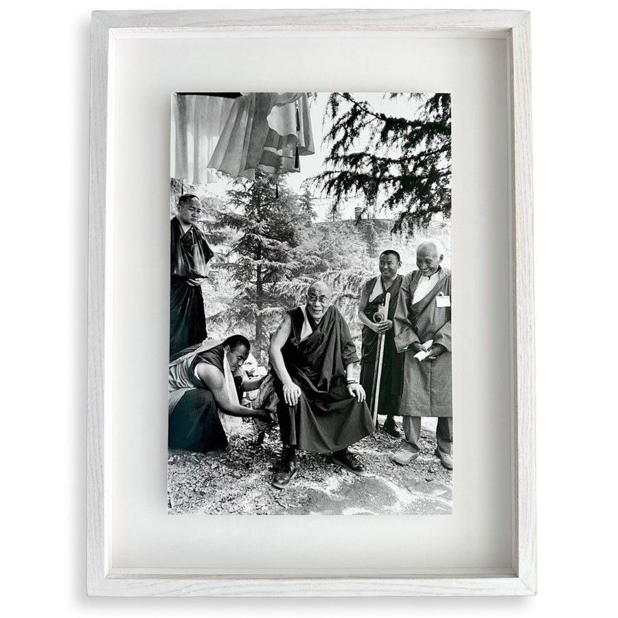 Dalai Lama - Original-Fotografie, gerahmt, signiert von Manuel Bauer - Atelier Tibet
