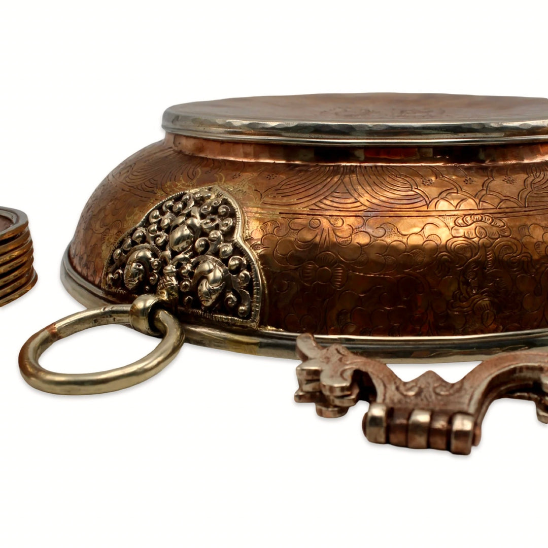 Dzambhala-Wasseropfer-Set (Chutor) - gehämmertes Kupfer - Atelier Tibet