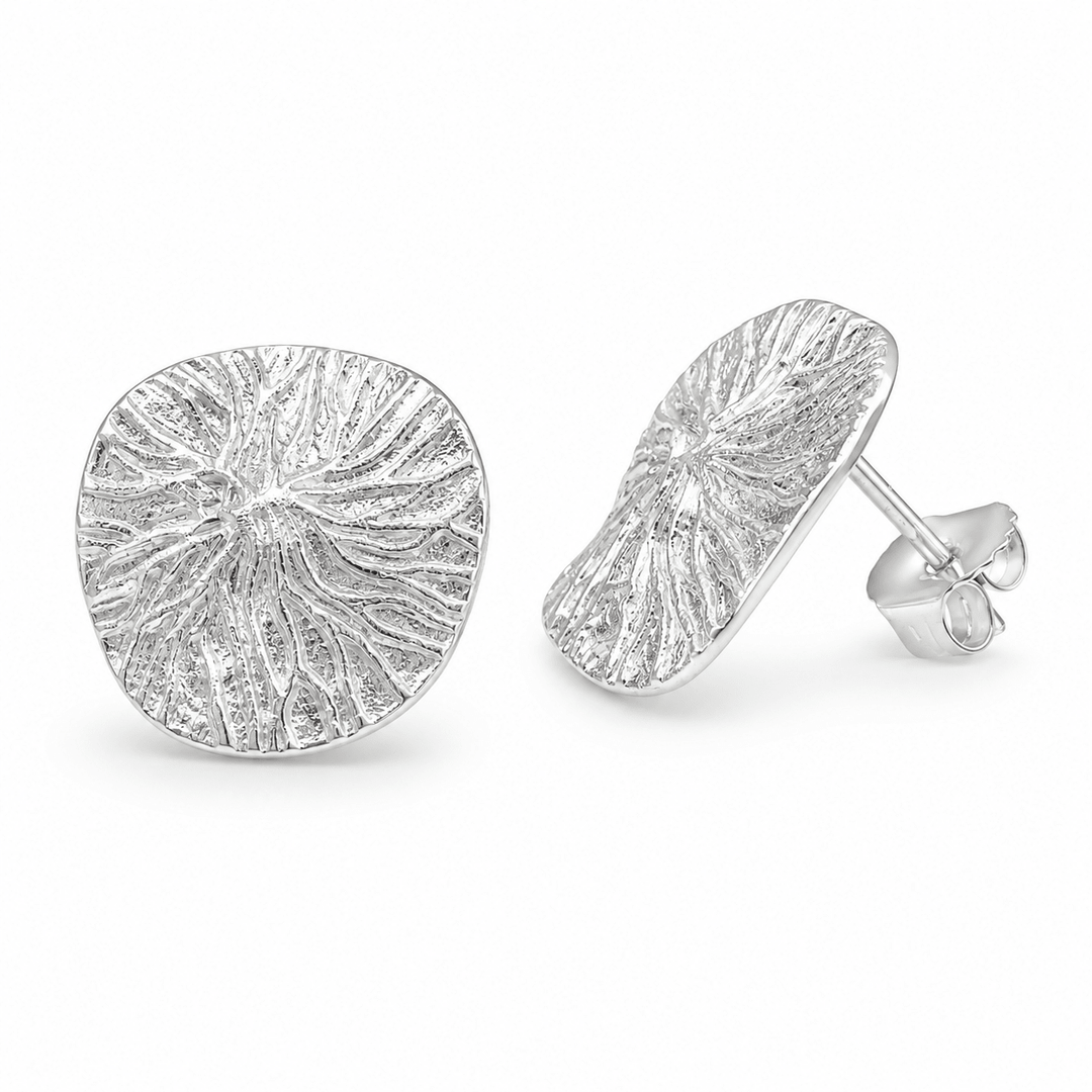 Eleganter Blatt-Ohrstecker aus Silber - Atelier Tibet