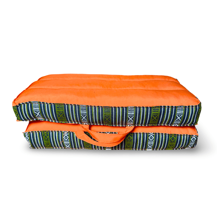 Faltbares Meditations - und Sitzkissen in kräftigem Orangeton - Atelier Tibet