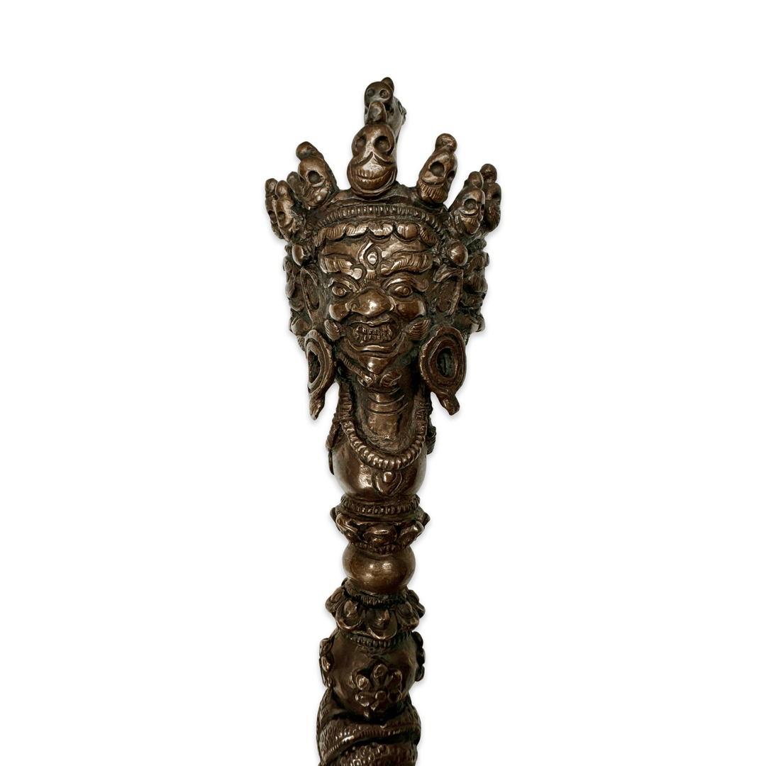 Fein gearbeiteter, schwerer Phurpa Ritualdolch aus Bronze - Atelier Tibet