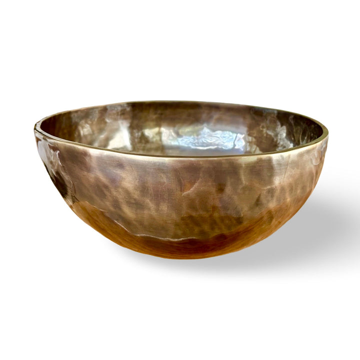 Grosse Klangschale mit dunkler «antiker» Patina ab ⌀ 22 cm - Atelier Tibet