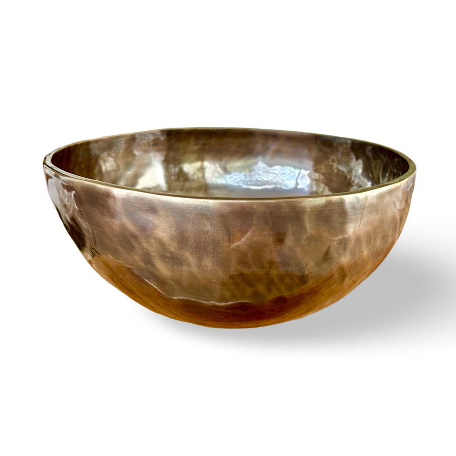 Grosse Klangschale mit dunkler «antiker» Patina ab ⌀ 22 cm - Atelier Tibet
