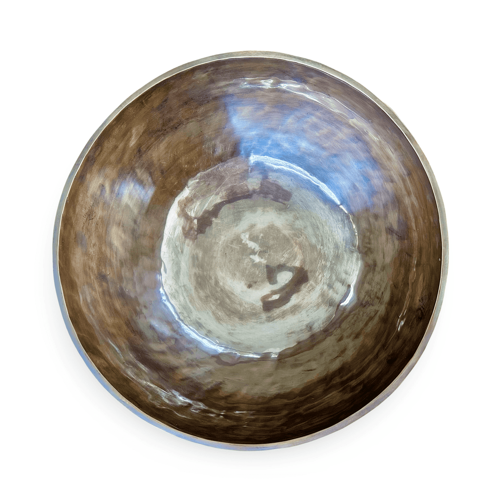 Grosse Klangschale mit dunkler «antiker» Patina ab ⌀ 22 cm - Atelier Tibet