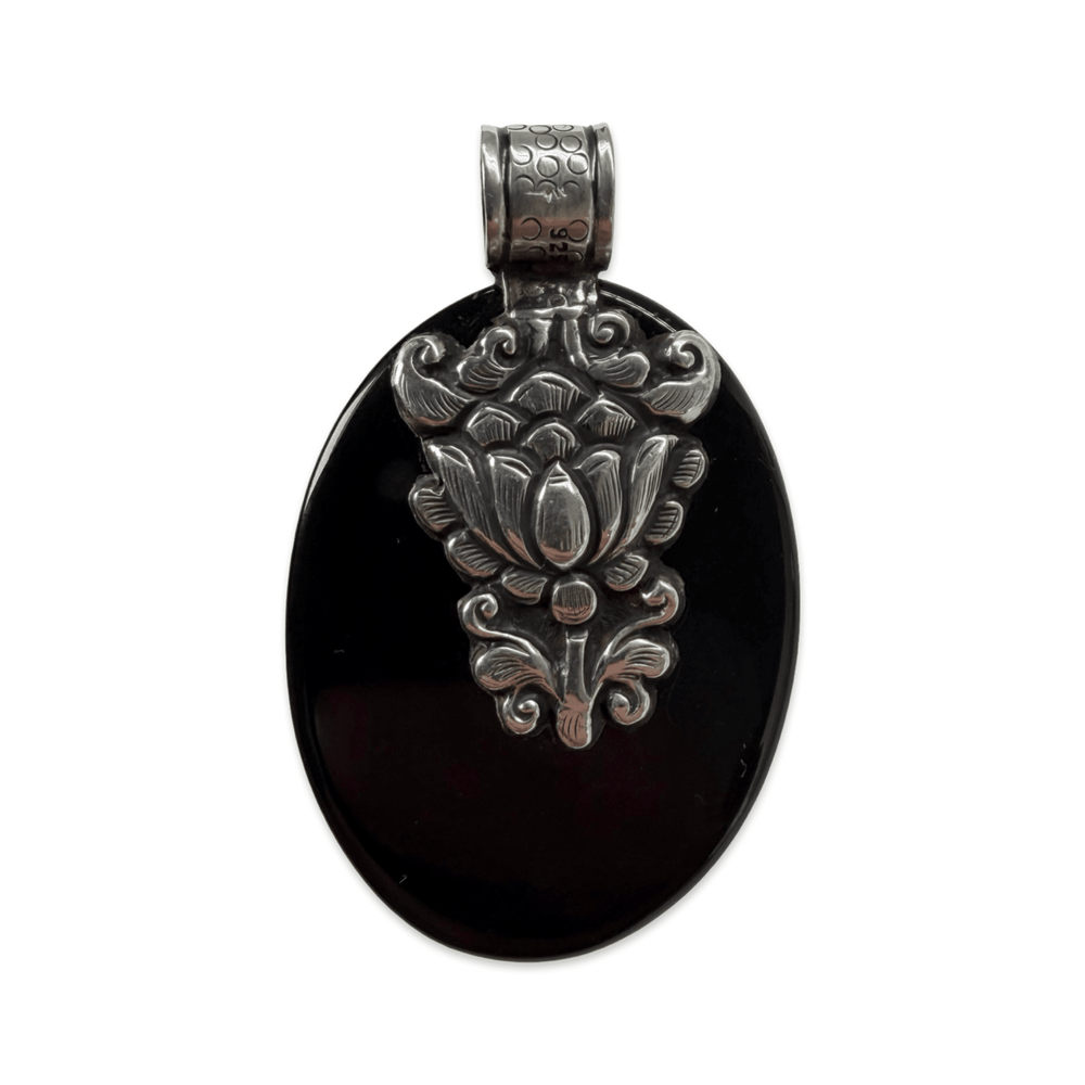 Grosser Onyx-Anhänger mit Silber-Ganesha und Koralle - Atelier Tibet