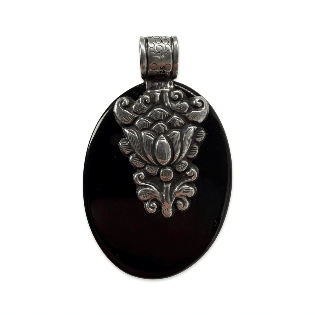 Grosser Onyx-Anhänger mit Silber-Ganesha und Koralle - Atelier Tibet