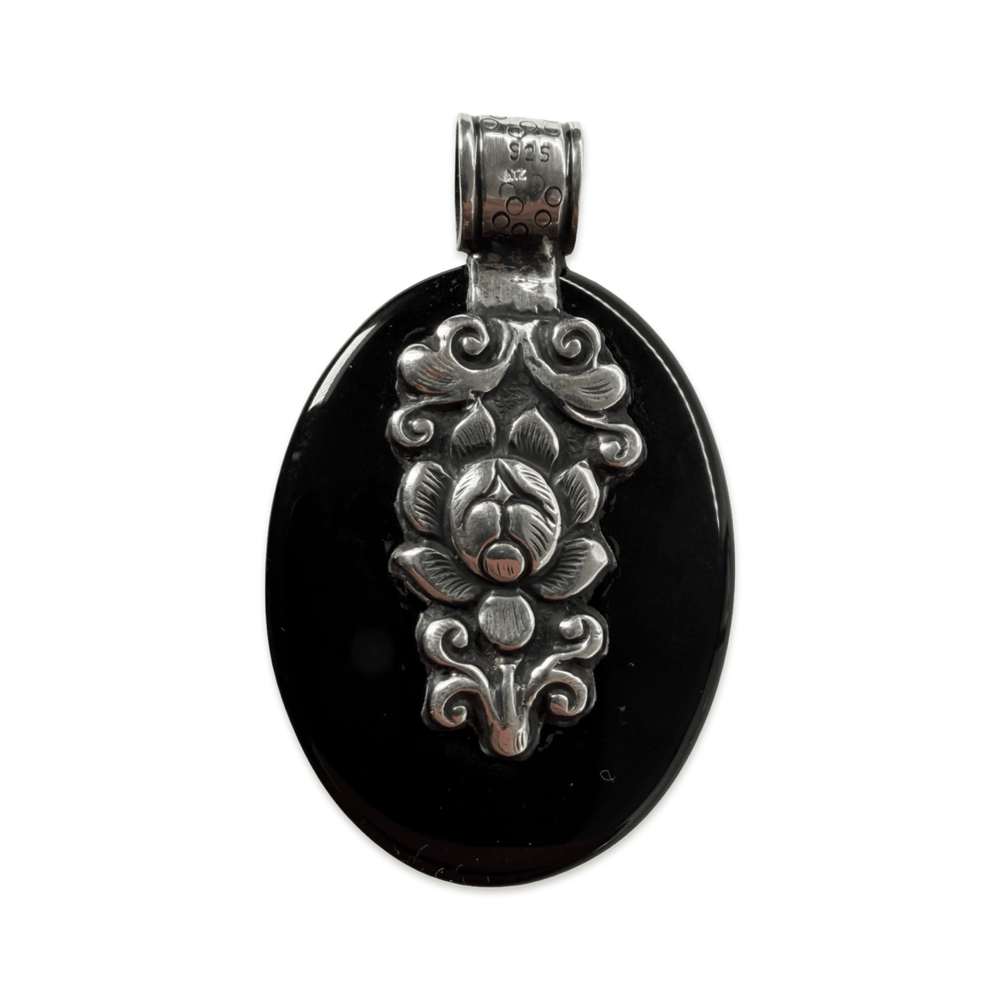 Grosser Onyx-Anhänger mit Silberdrache und Koralle - Atelier Tibet