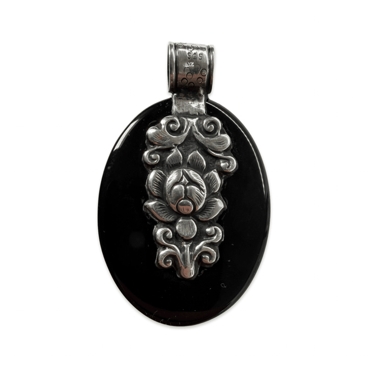 Grosser Onyx-Anhänger mit Silberdrache und Koralle - Atelier Tibet