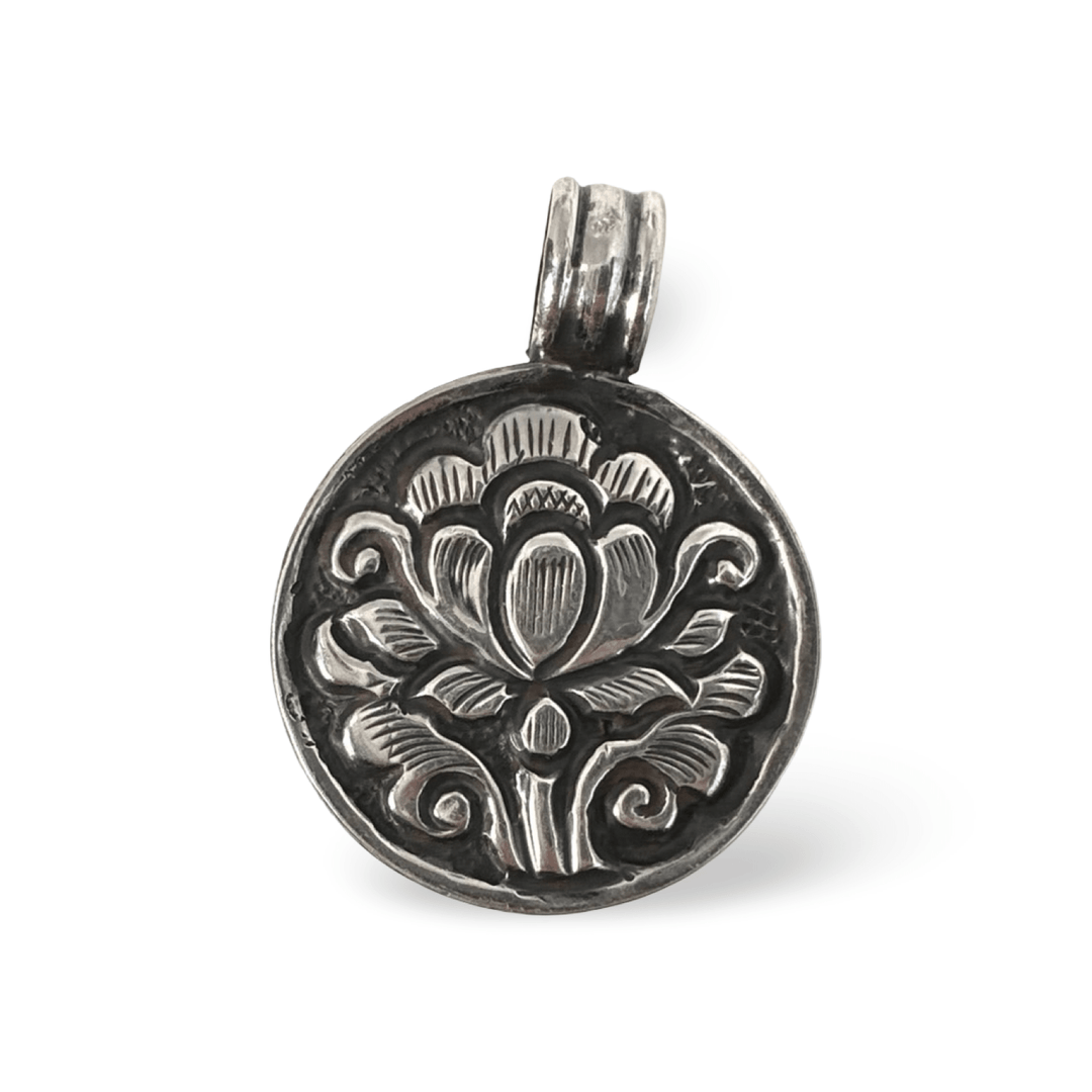 Grosser Tibetischer Silber-Anhänger mit Türkis und Koralle - Atelier Tibet