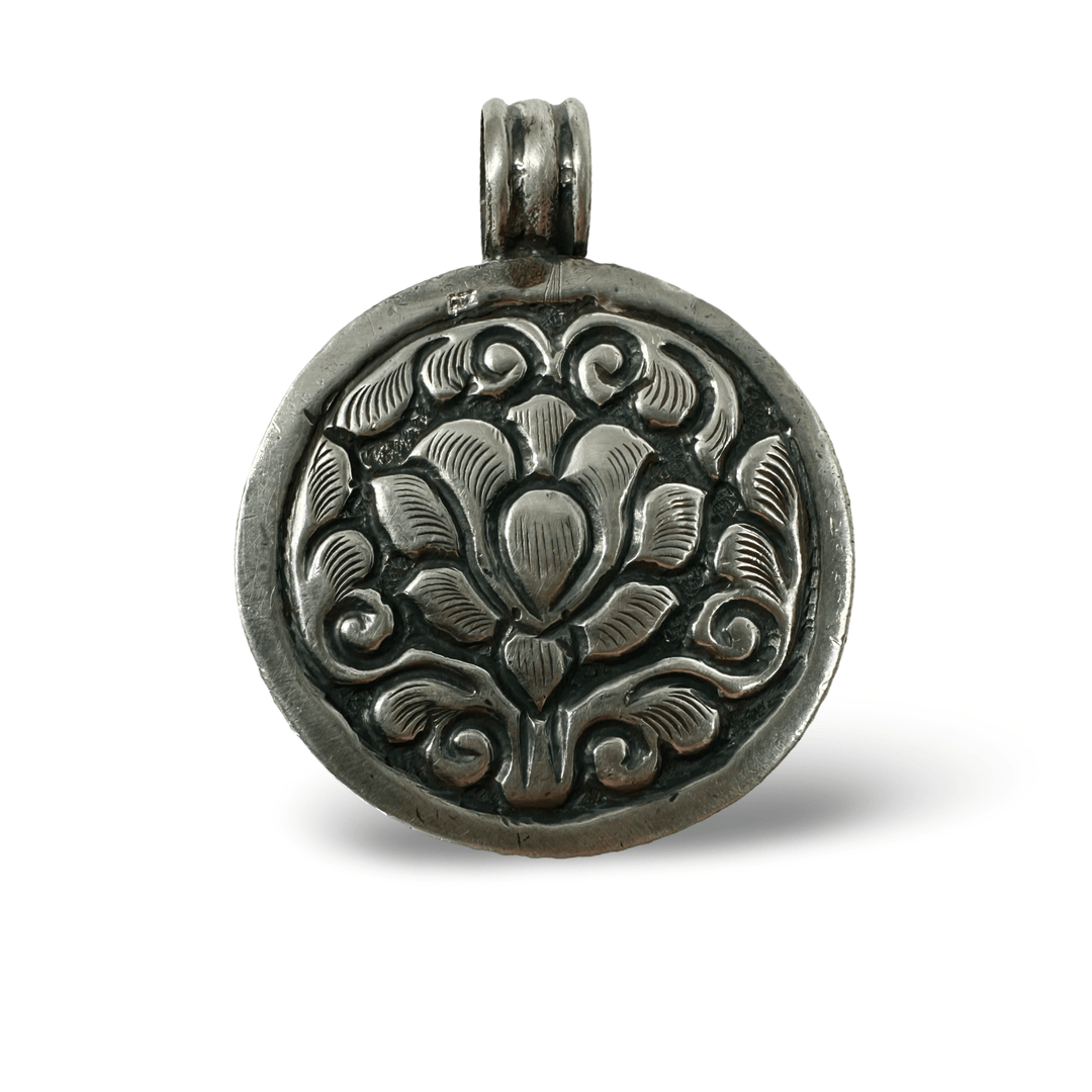 Grosser Tibetischer Silber - Anhänger mit Türkis und Koralle - Atelier Tibet