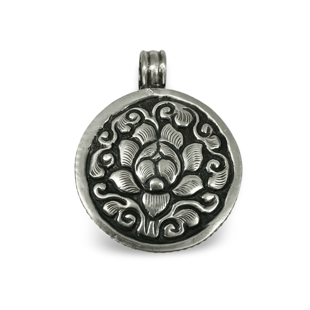 Grosser Tibetischer Silber - Anhänger mit Türkis und Koralle - Atelier Tibet