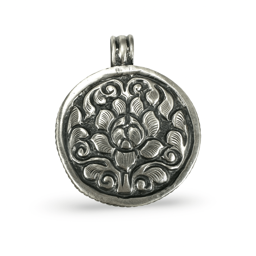 Grosser Tibetischer Silber - Anhänger mit Türkis und Koralle - Atelier Tibet