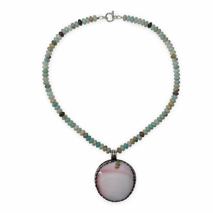 Halskette aus Amazonit mit tibetischem Anhänger aus Pink Shell und Silber - Atelier Tibet