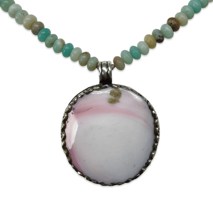 Halskette aus Amazonit mit tibetischem Anhänger aus Pink Shell und Silber - Atelier Tibet