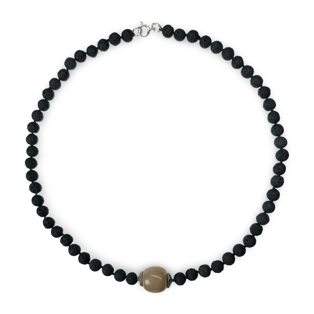 Halskette aus Lava - Perlen und Silber mit Yak - Horn - Anhänger - Atelier Tibet