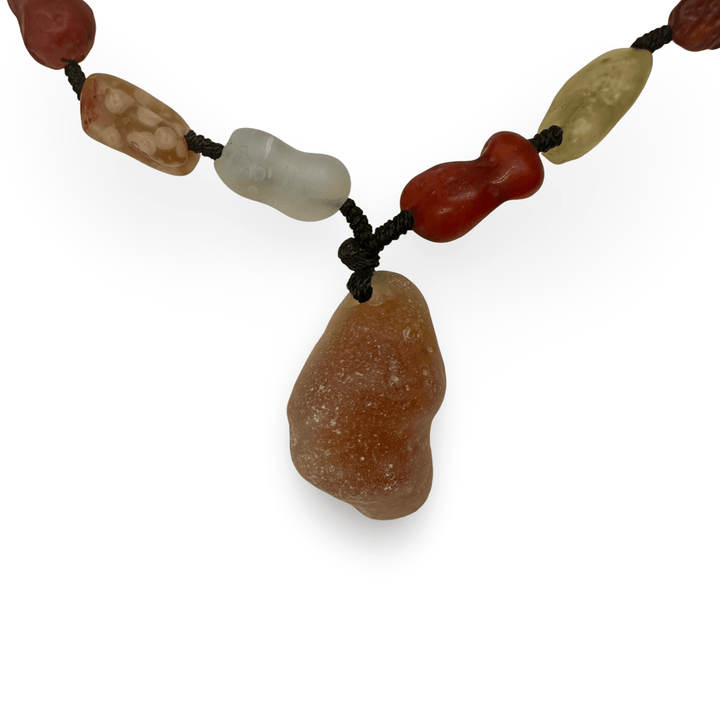 Halskette aus naturgeschliffenen Achaten aus der Wüste Gobi - Atelier Tibet