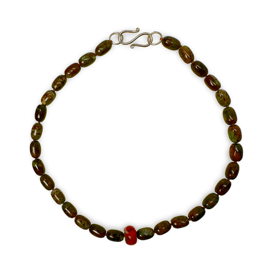 Halskette aus Opal - Perlen und alter Koralle - Atelier Tibet