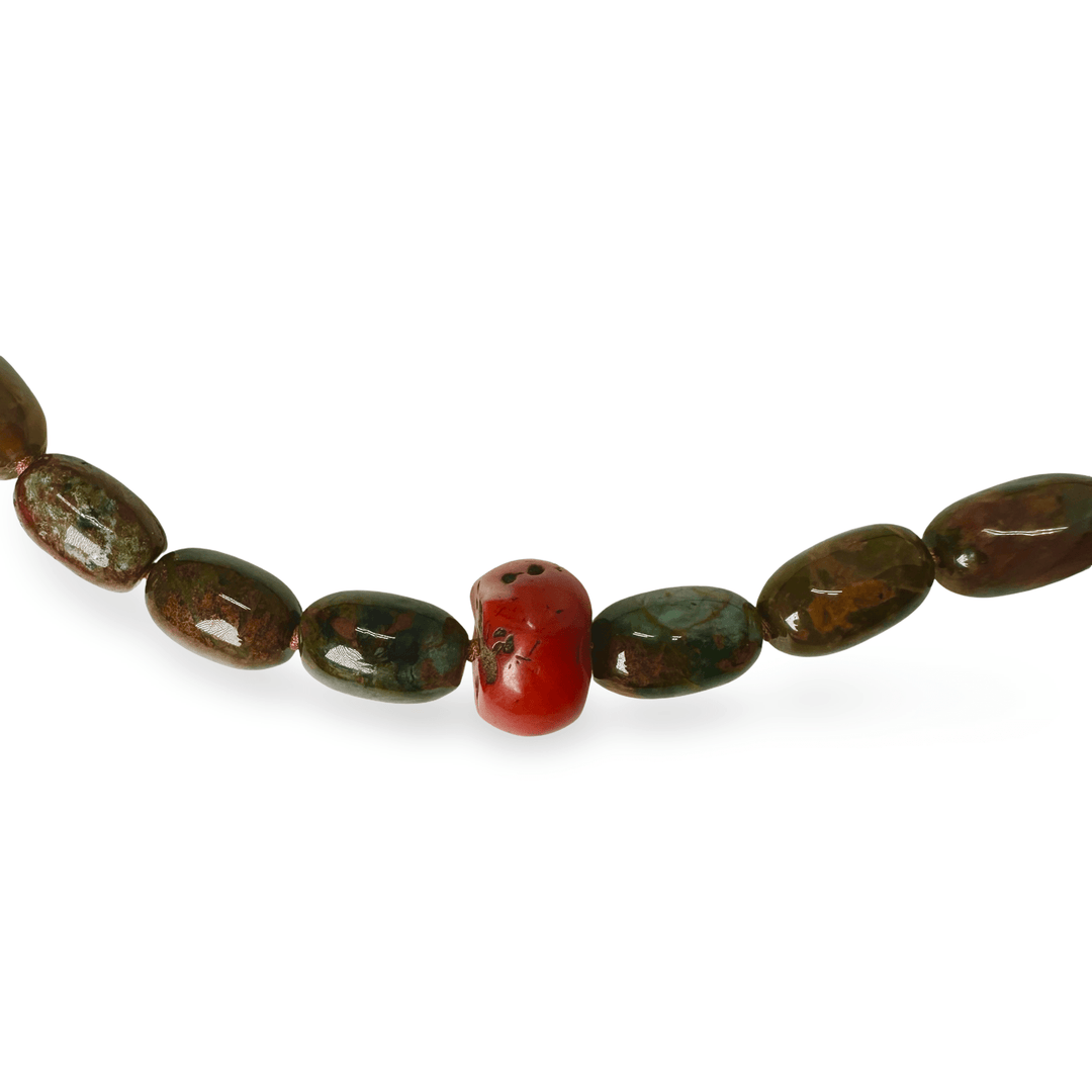 Halskette aus Opal - Perlen und alter Koralle - Atelier Tibet