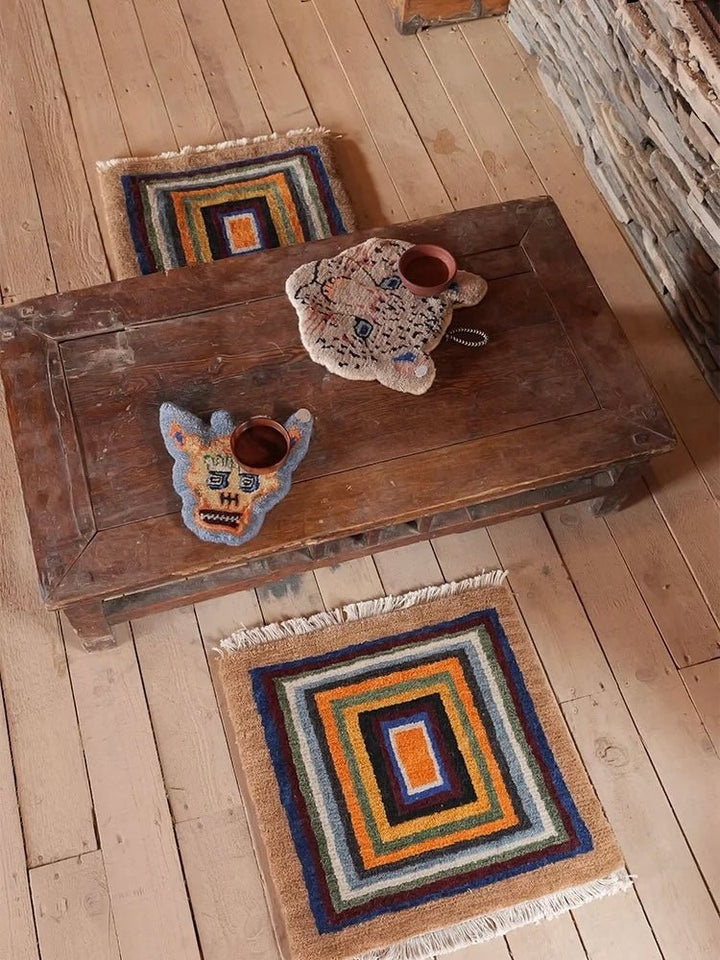 Handgeknüpfter Sitzteppich aus tibetischer Wolle · CHARU × Sayol - Atelier Tibet
