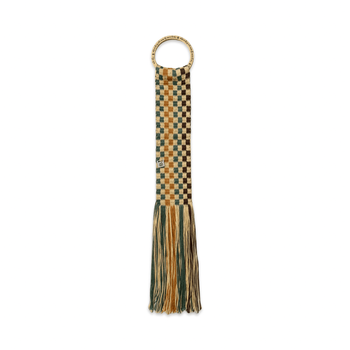 Handgewebter Anhänger mit Messingring aus Tibet · CHARU × Tsoten - Atelier Tibet