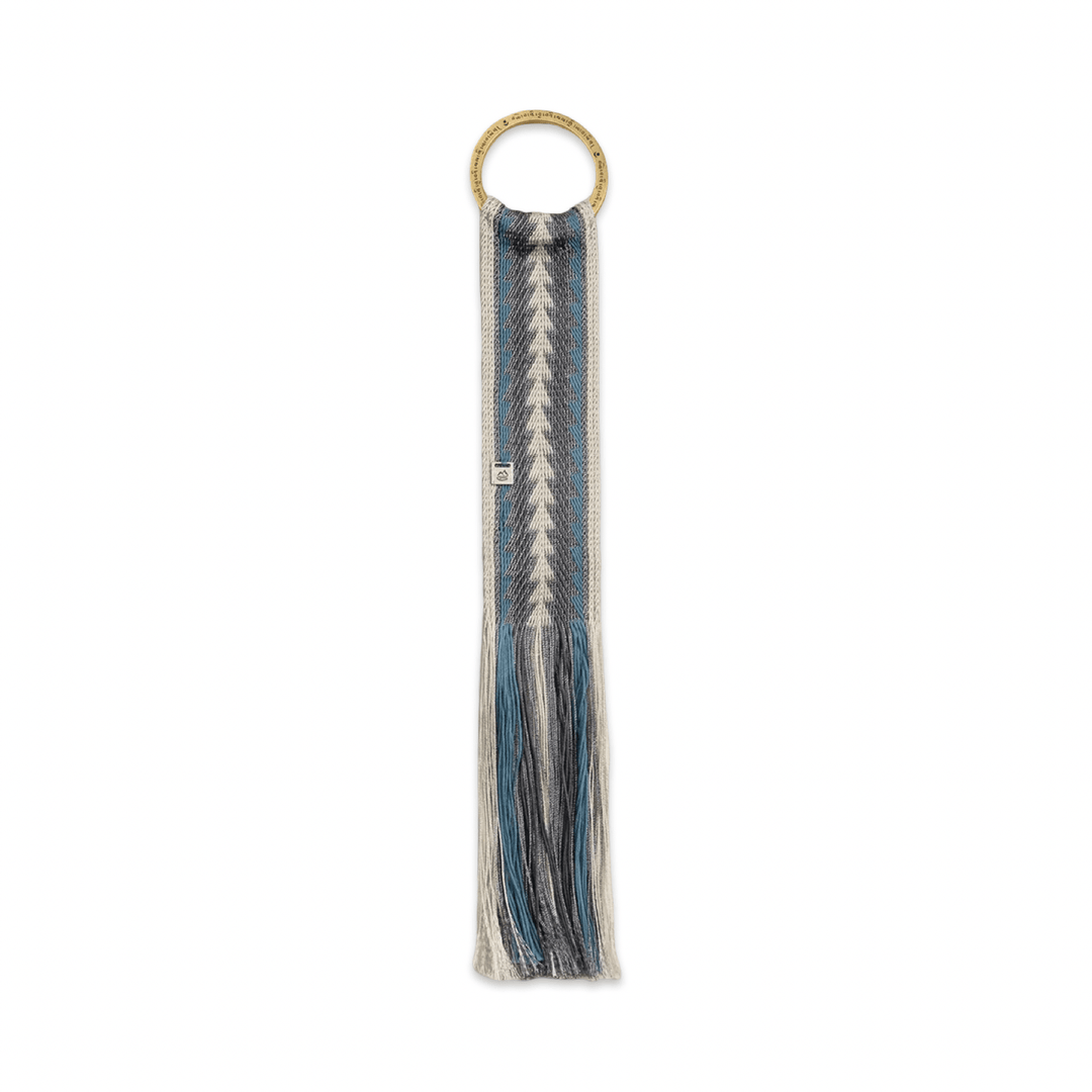 Handgewebter Anhänger mit Messingring aus Tibet · CHARU × Tsoten - Atelier Tibet