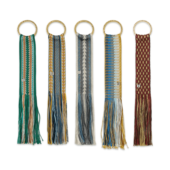 Handgewebter Anhänger mit Messingring aus Tibet · CHARU × Tsoten - Atelier Tibet